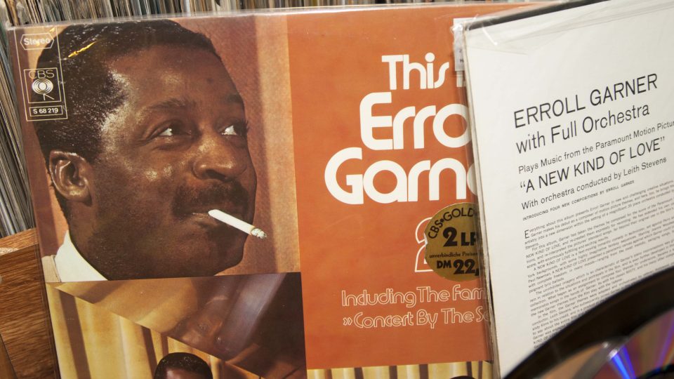 Album Errolla Garnera ve sbírce vinylů Petra Rákosníka