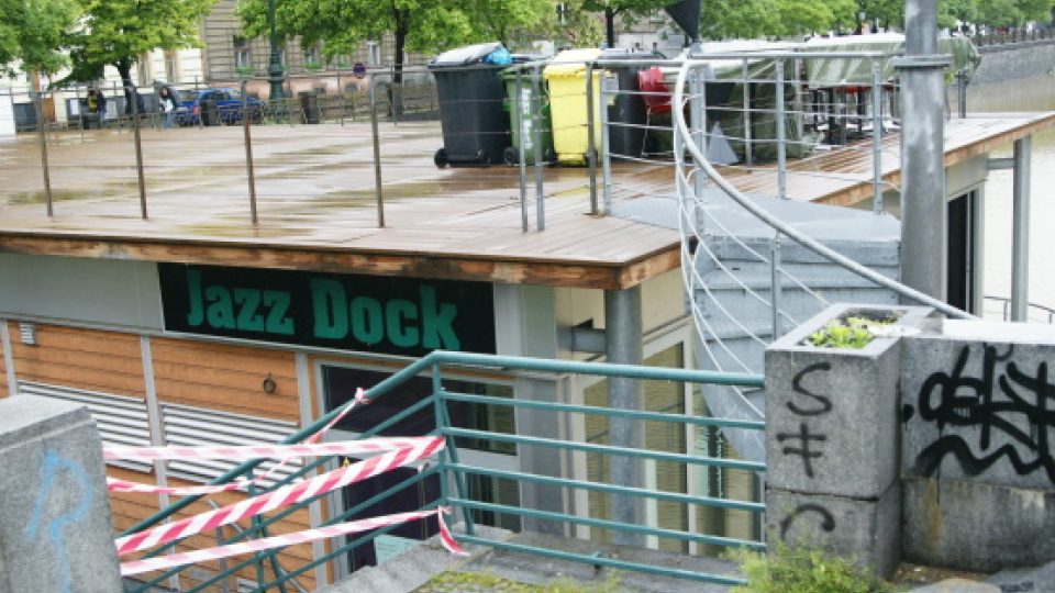 Zatopený pražský klub Jazz Dock, 3. 6. 2013