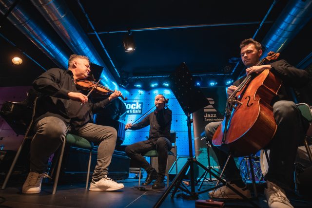 S.V.A. Trio v Jazz Docku | foto: Jiří Šeda